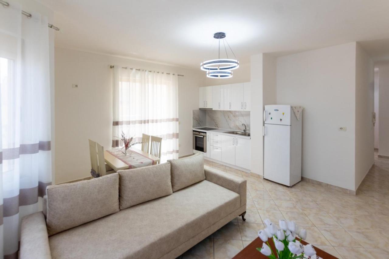 Spacious 2 Bedroom Apartment In Durres Beach Exterior foto
