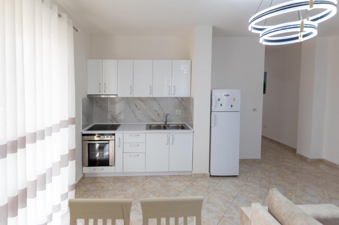 Spacious 2 Bedroom Apartment In Durres Beach Exterior foto