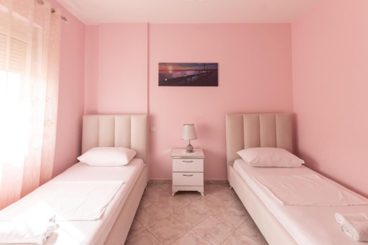 Spacious 2 Bedroom Apartment In Durres Beach Exterior foto